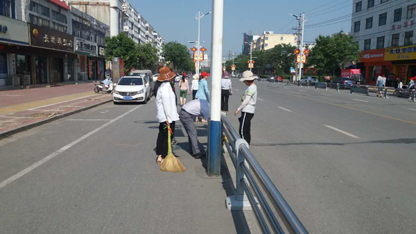 汤阴县人社局大力开展全民洗城活动